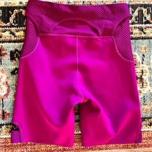 Nike Sz S 7” shorts w cut-out